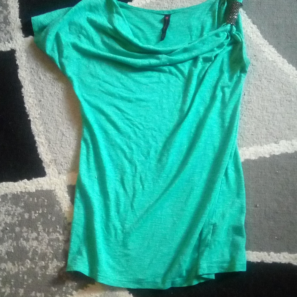 Pretty green top